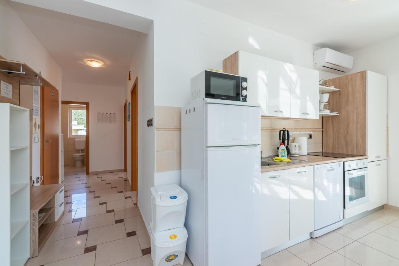 Beautiful Apartment Lovorka 6 , Baska, Krk Экстерьер фото