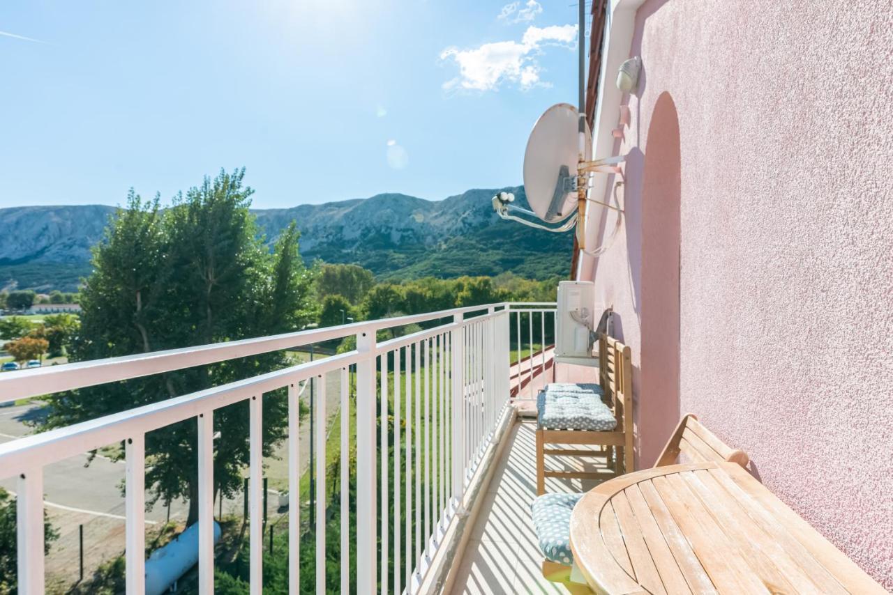 Beautiful Apartment Lovorka 6 , Baska, Krk Экстерьер фото