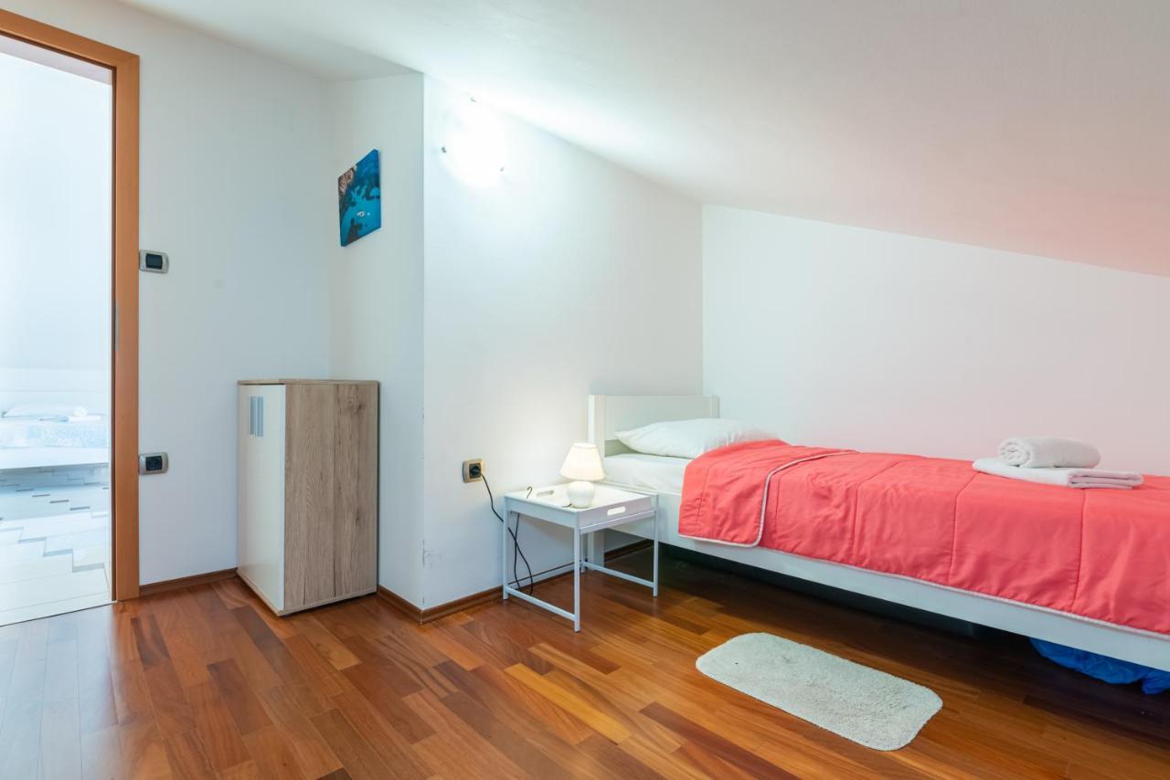 Beautiful Apartment Lovorka 6 , Baska, Krk Экстерьер фото