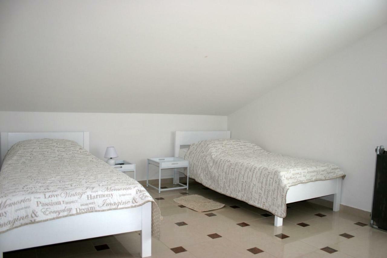 Beautiful Apartment Lovorka 6 , Baska, Krk Экстерьер фото